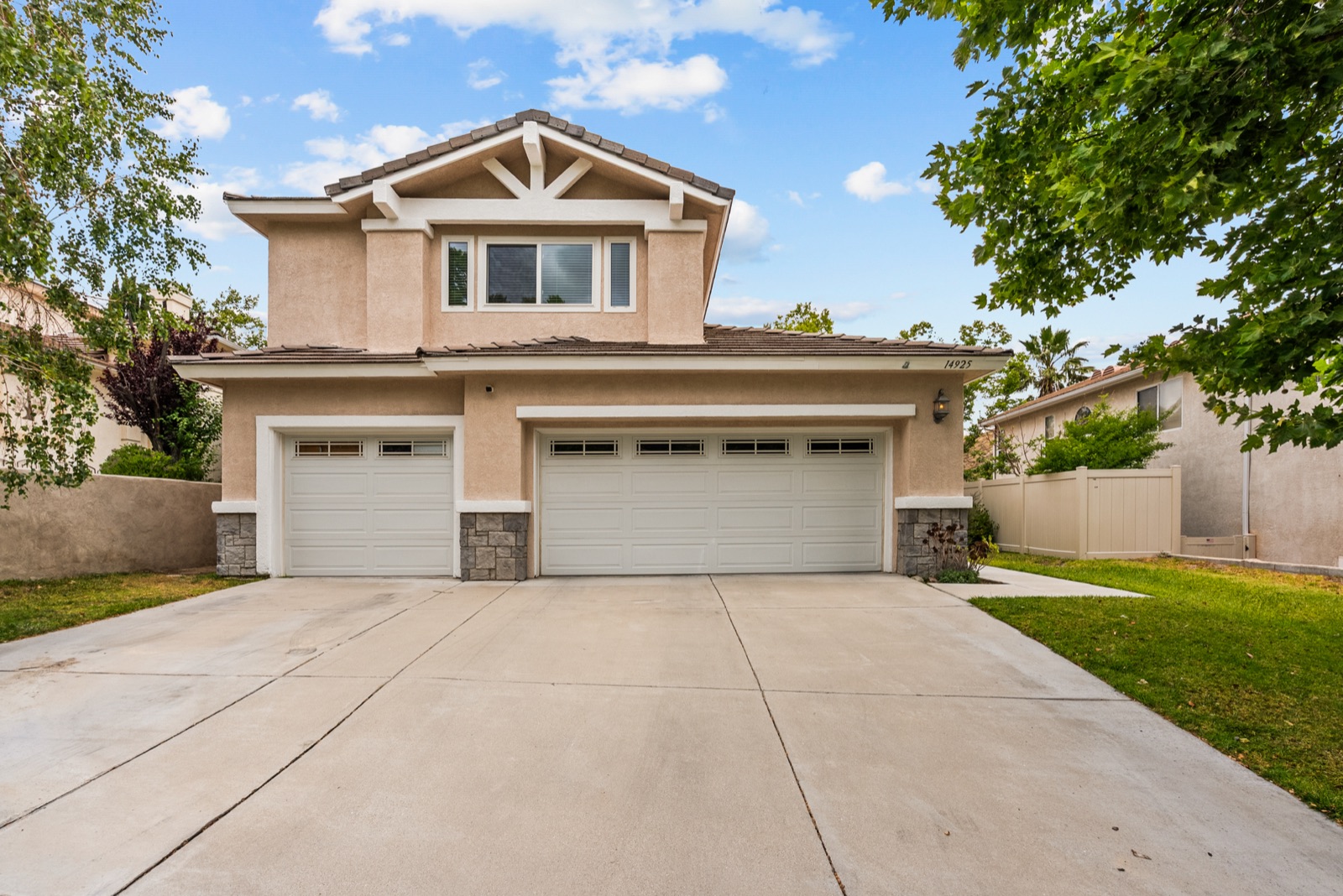 14925 Narcissus Crest Avenue, Canyon Country