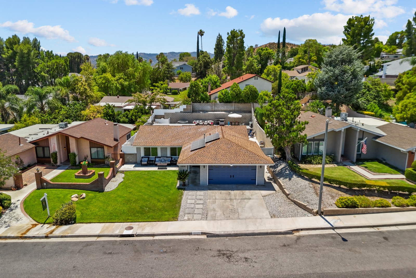 23026 Posada Dr, Santa Clarita, photo 2