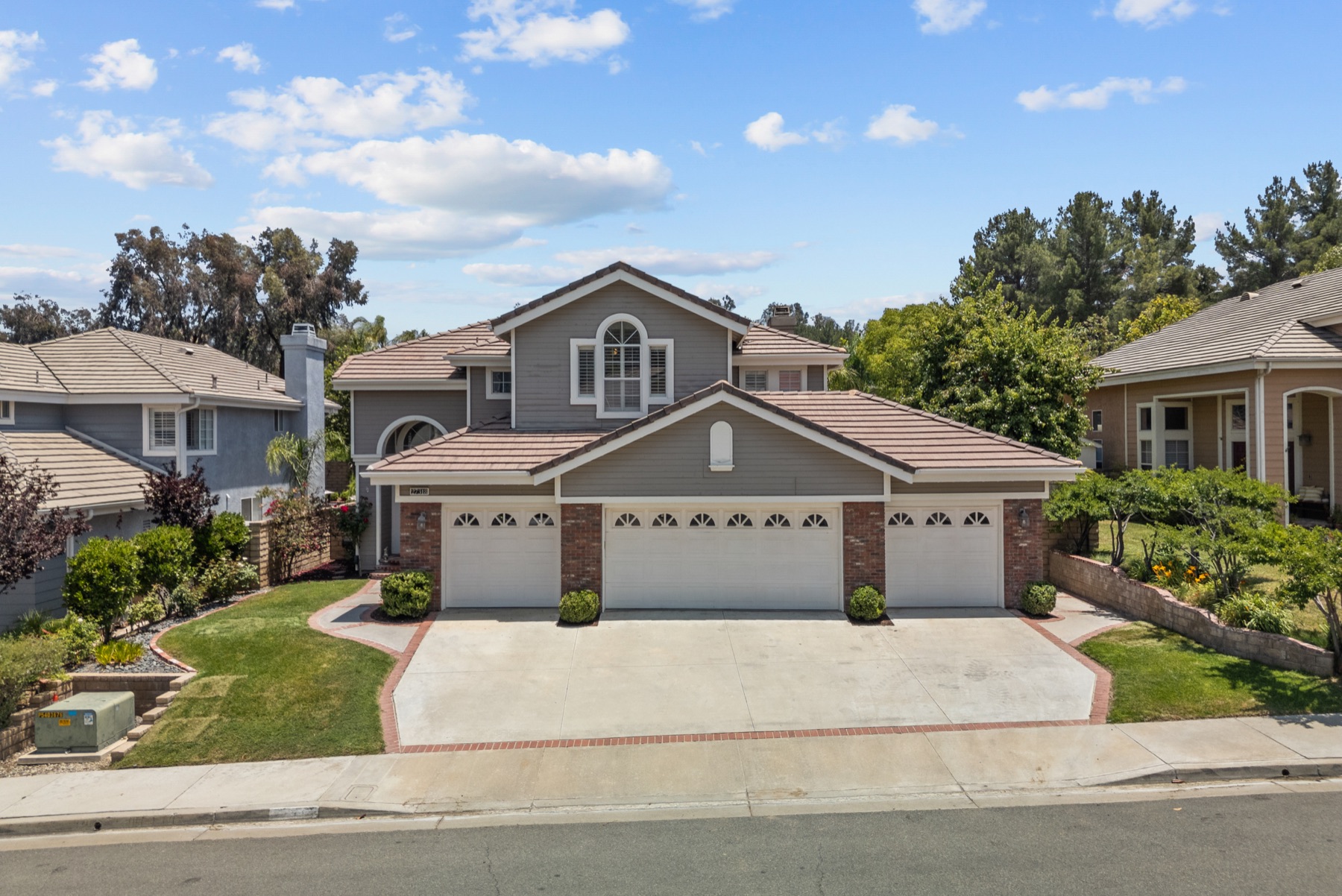 27318 Chesterfield Dr, Valencia, photo 4