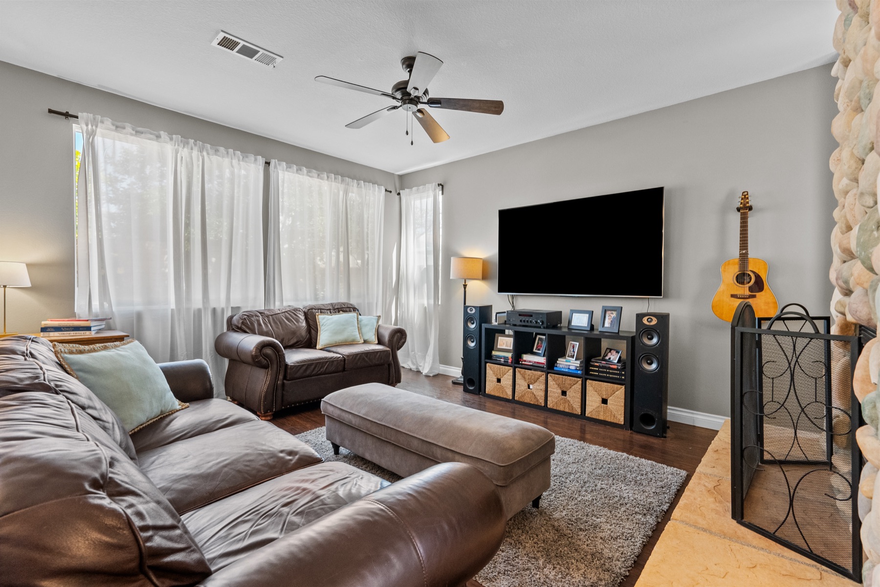 29081 Madrid Pl, Castaic, photo 16